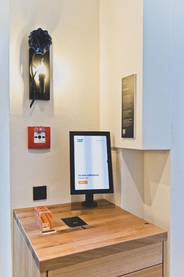 Hotel Blaue Rose -Digital Check In- เฟลด์เคียร์ช ภายนอก รูปภาพ