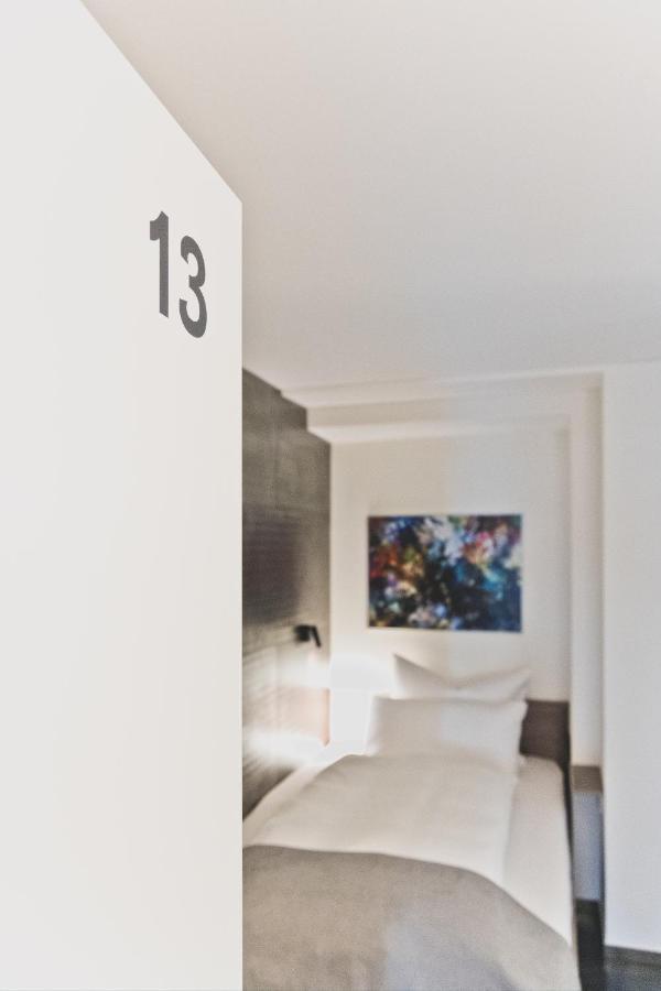 Hotel Blaue Rose -Digital Check In- เฟลด์เคียร์ช ภายนอก รูปภาพ