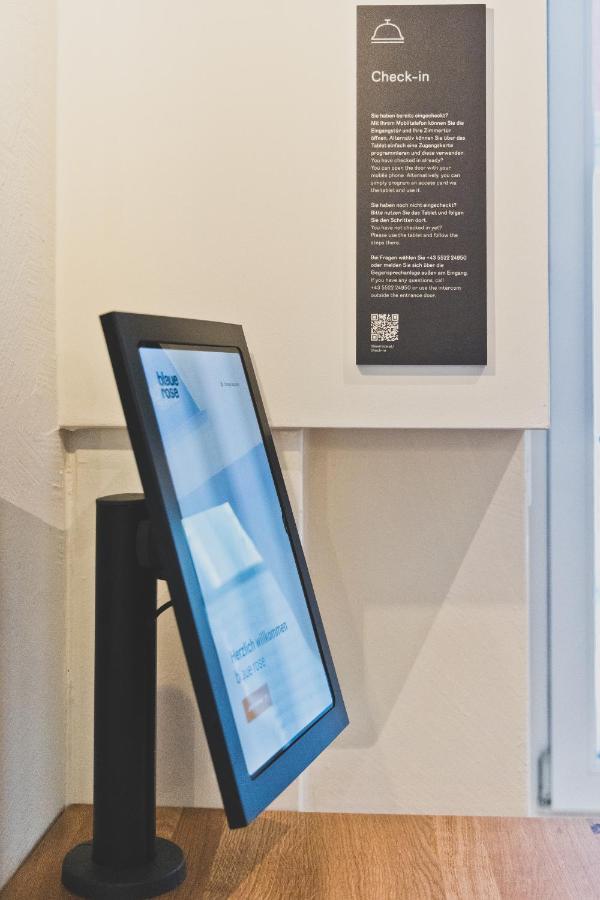 Hotel Blaue Rose -Digital Check In- เฟลด์เคียร์ช ภายนอก รูปภาพ