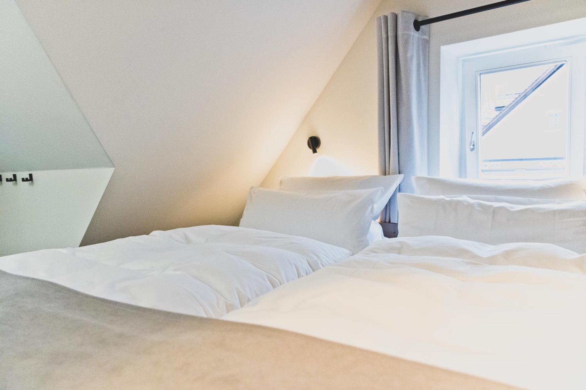 Hotel Blaue Rose -Digital Check In- เฟลด์เคียร์ช ภายนอก รูปภาพ